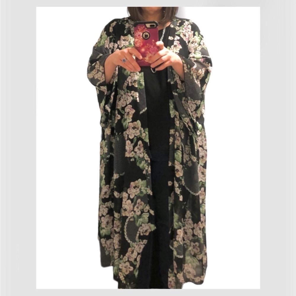 Curvy Sense Black With Pink & Sage Floral Sheer Kimono 2x — image 3 of 8